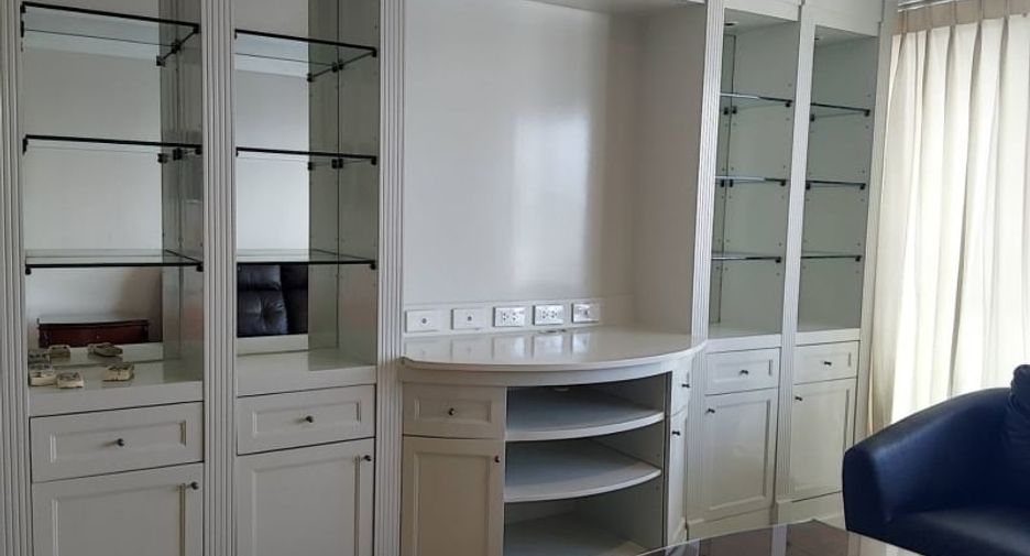 À louer 2 chambres condo 