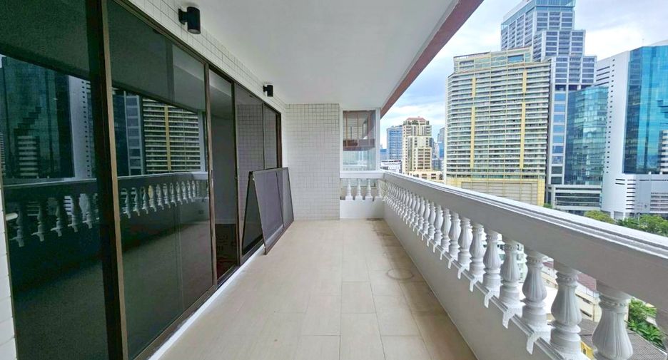 For rent 4 bedrooms condo in Khlong Toei, Bangkok