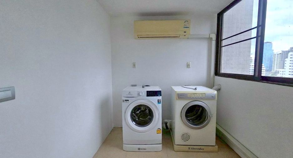 For rent 4 bedrooms condo in Khlong Toei, Bangkok