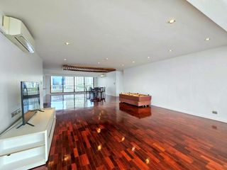 For rent 4 bedrooms condo in Khlong Toei, Bangkok