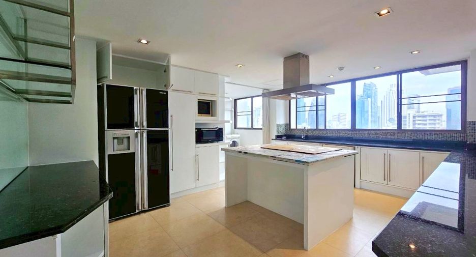 For rent 4 bedrooms condo in Khlong Toei, Bangkok