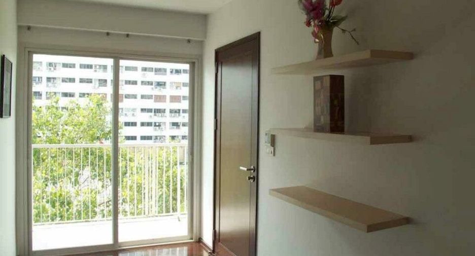 For rent 1 bed condo in Watthana, Bangkok