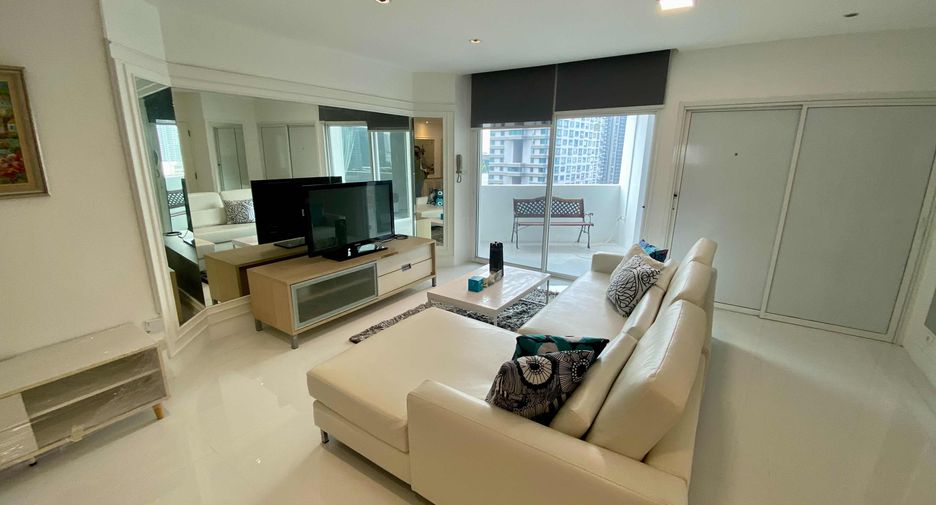 For rent 3 bedrooms condo in Watthana, Bangkok