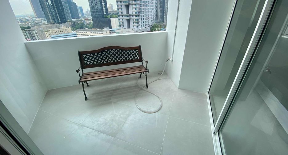 For rent 3 bedrooms condo in Watthana, Bangkok