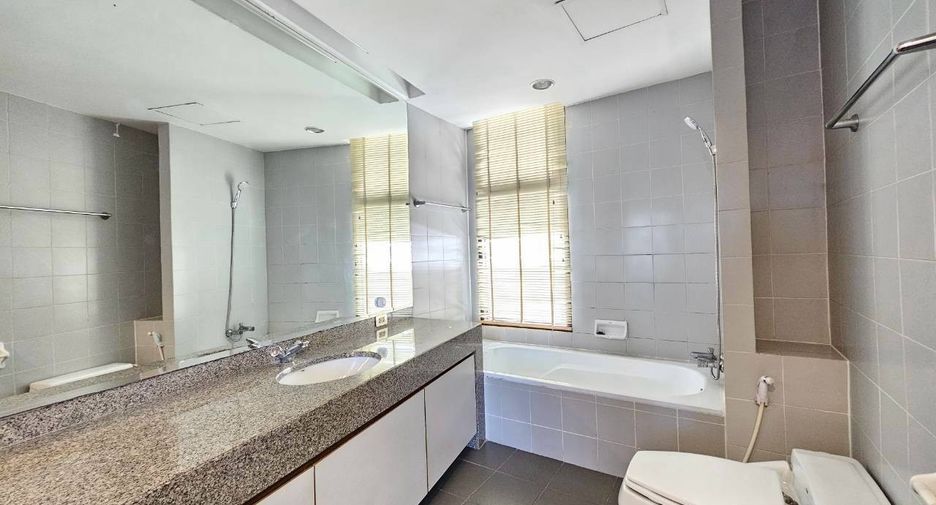Wohnung zur Miete mit 2 Zimmer in Yan Nawa, Bangkok