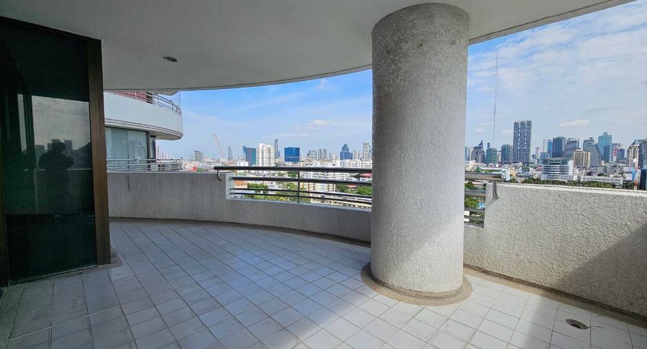 Wohnung zur Miete mit 2 Zimmer in Yan Nawa, Bangkok