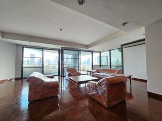For rent 2 bedrooms condo in Yan Nawa, Bangkok