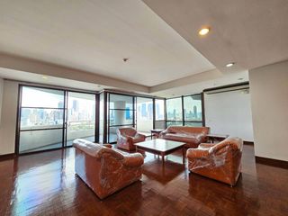 For rent 2 bedrooms condo in Yan Nawa, Bangkok