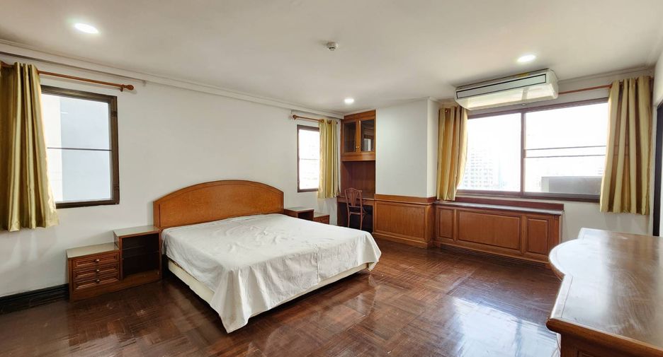 For rent 2 bedrooms condo in Khlong Toei, Bangkok