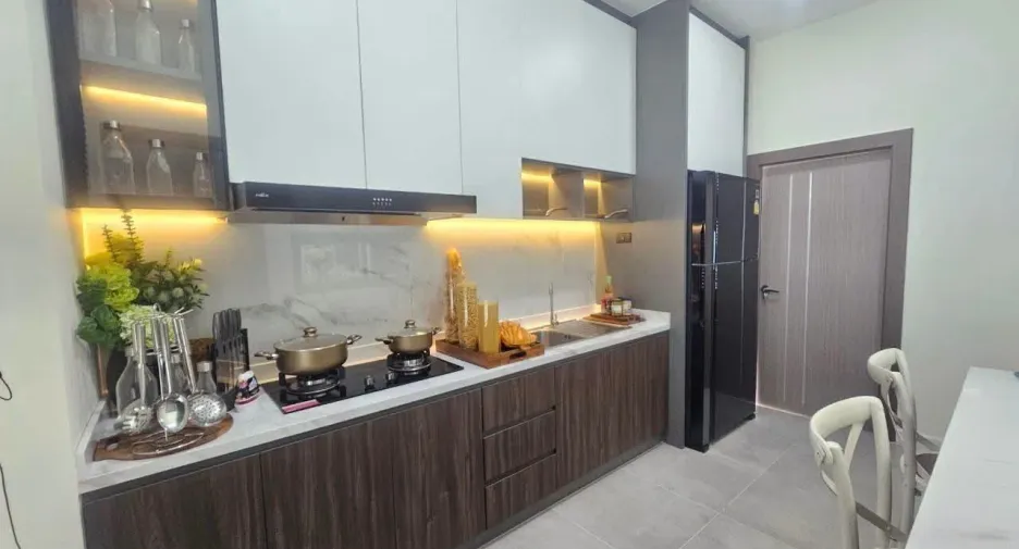 Haus zum Kauf mit 4 Zimmer in Bang Lamung, Chonburi
