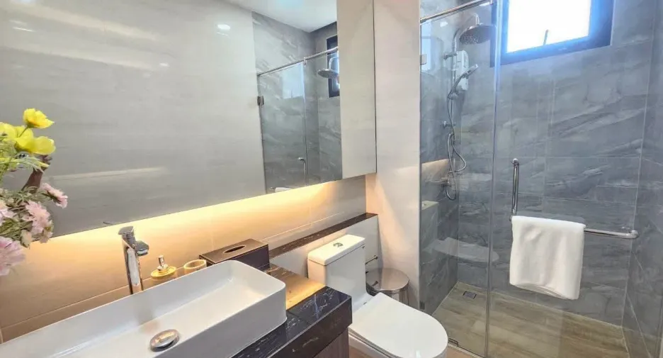 Haus zum Kauf mit 4 Zimmer in Bang Lamung, Chonburi