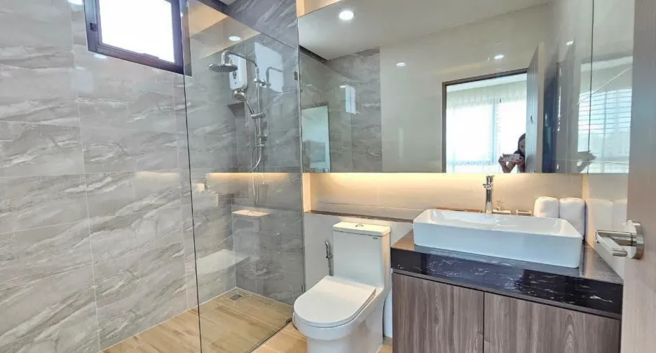 Haus zum Kauf mit 4 Zimmer in Bang Lamung, Chonburi