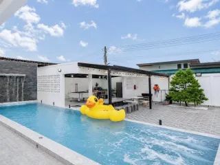 Villa en venta de 5 habitaciones en Bang Lamung, Chonburi