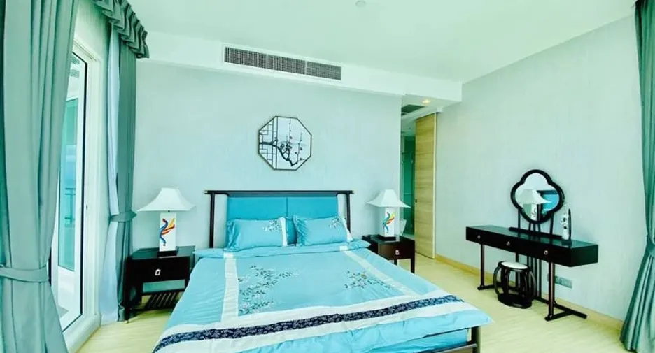 For rent 3 bedrooms condo in Jomtien, Pattaya