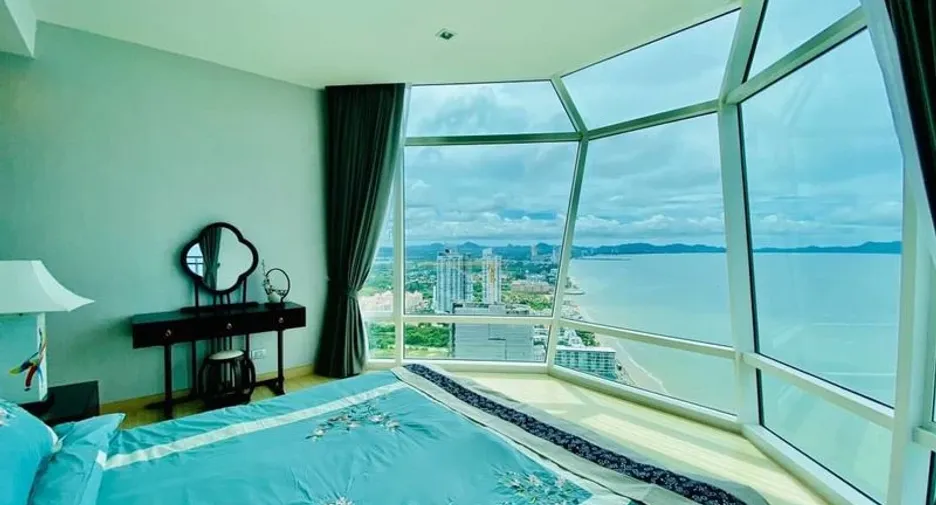 For rent 3 bedrooms condo in Jomtien, Pattaya