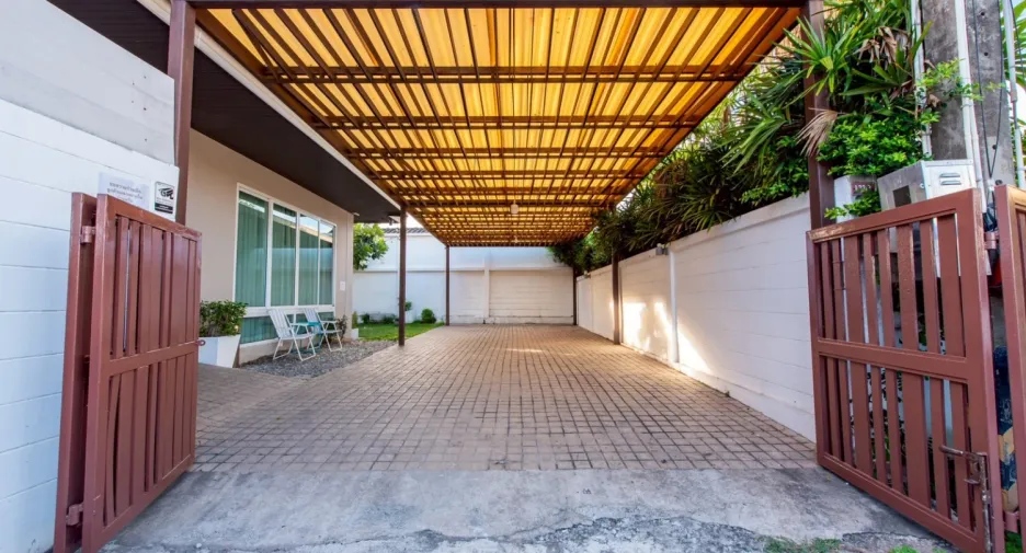 Villa zur Miete mit 6 Zimmer in Bang Lamung, Chonburi