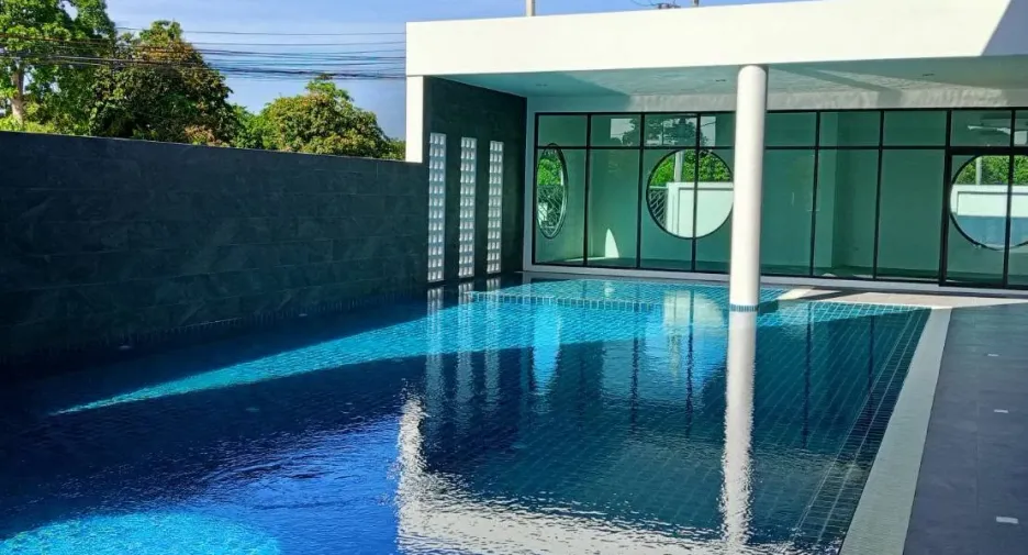Casa adosada en alquiler de 2 habitaciones en Bang Lamung, Chonburi