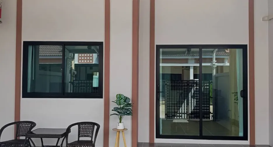 Casa adosada en alquiler de 2 habitaciones en Bang Lamung, Chonburi