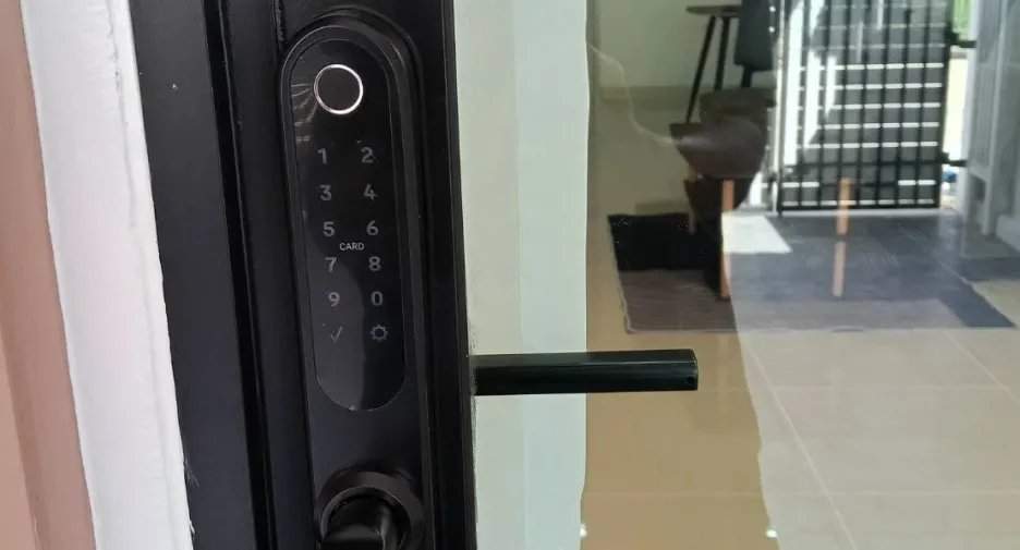 Casa adosada en alquiler de 2 habitaciones en Bang Lamung, Chonburi