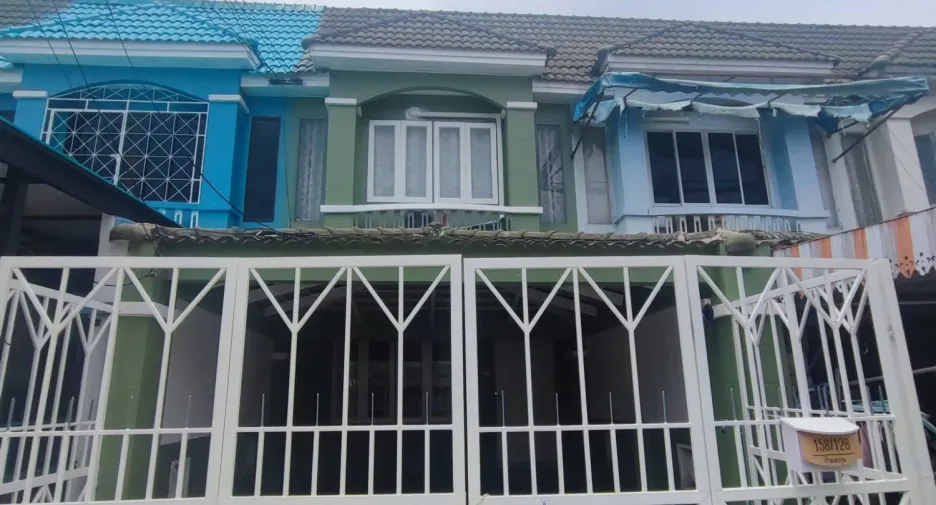 Casa adosada en alquiler de 2 habitaciones en Bang Lamung, Chonburi