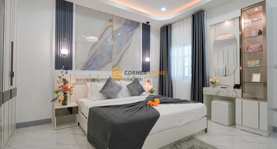 For sale 4 ベッドルーム house in Bang Lamung, Chonburi