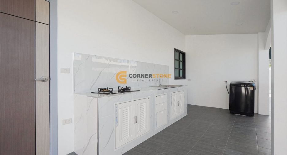 For sale 4 ベッドルーム house in Bang Lamung, Chonburi