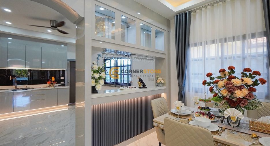 For sale 4 ベッドルーム house in Bang Lamung, Chonburi