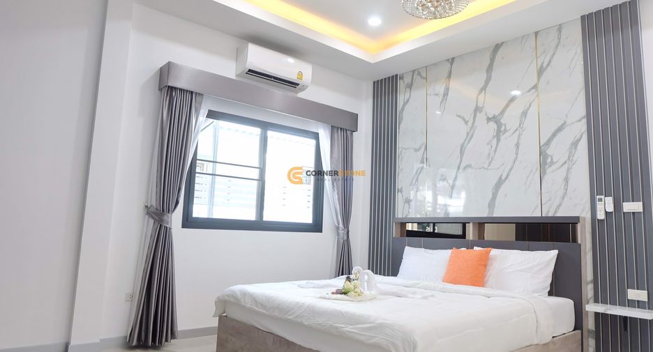 Casa en alquiler de 5 habitaciones en Bang Lamung, Chonburi