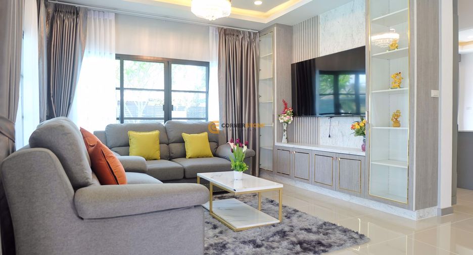 Casa en alquiler de 5 habitaciones en Bang Lamung, Chonburi