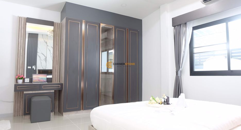 Casa en alquiler de 5 habitaciones en Bang Lamung, Chonburi
