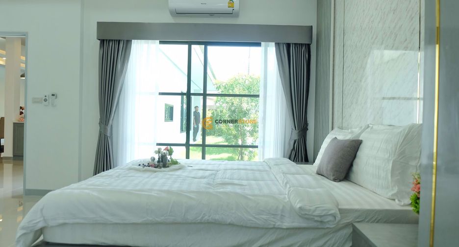 Casa en alquiler de 5 habitaciones en Bang Lamung, Chonburi