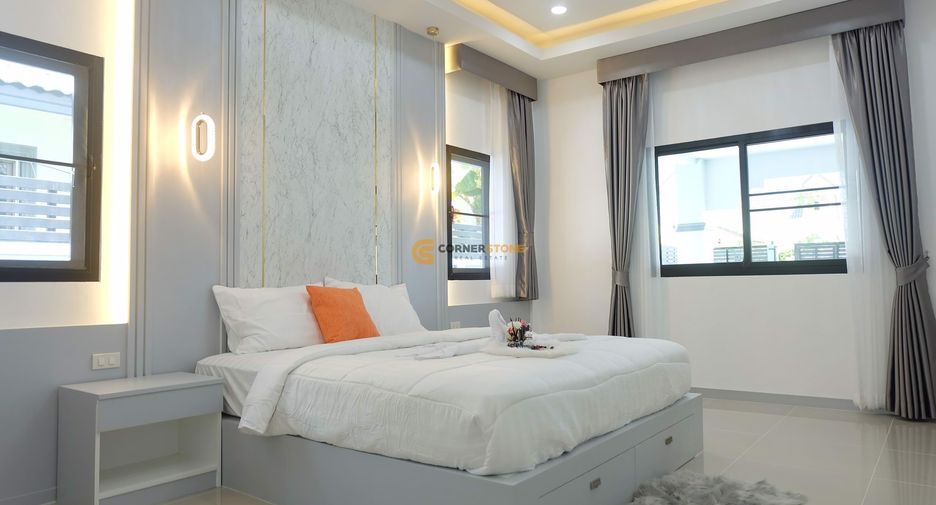 Casa en alquiler de 5 habitaciones en Bang Lamung, Chonburi