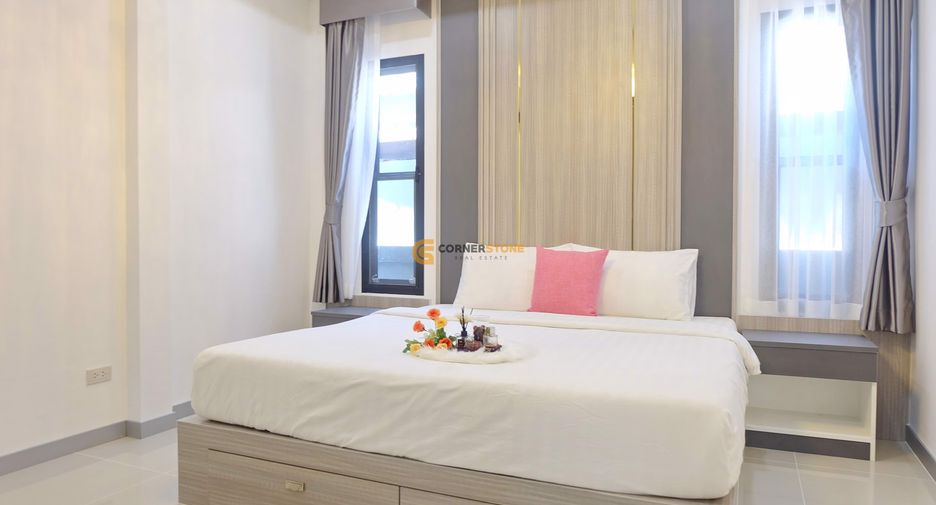 Casa en alquiler de 5 habitaciones en Bang Lamung, Chonburi