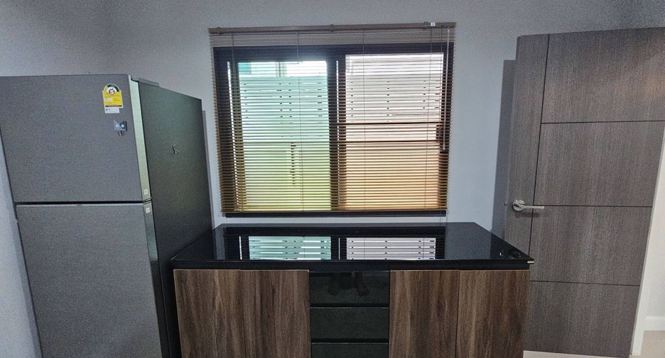 À vendre et à louer 3 chambres maison à Saraphi, Chiang Mai
