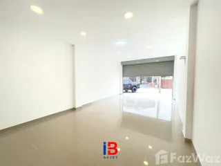 For sale 2 bedrooms retail Space in Sam Phran, Nakhon Pathom