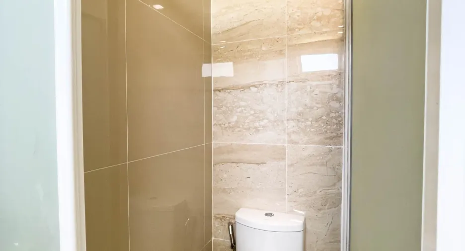Casa adosada en venta de 2 habitaciones en Krathum Baen, Samut Sakhon