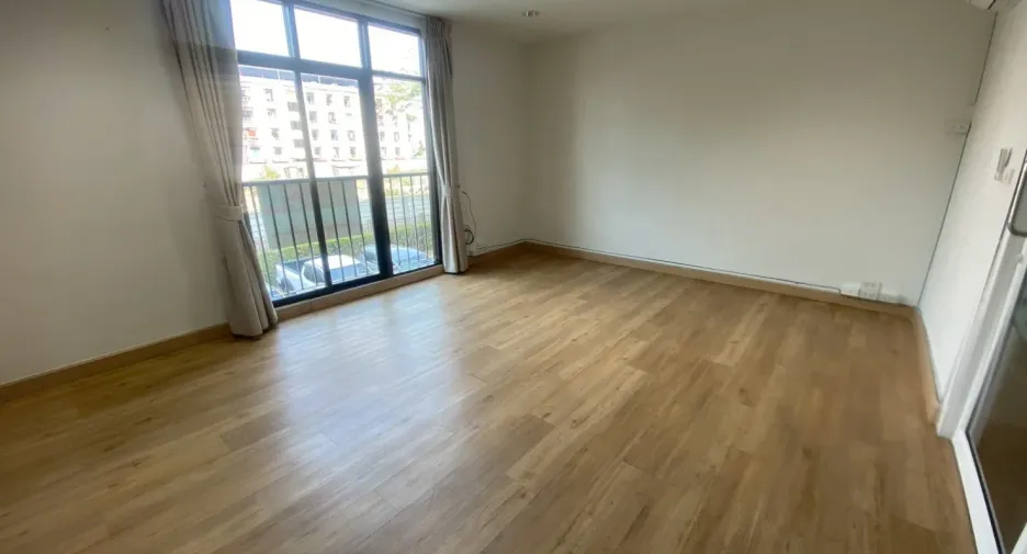 Casa adosada en venta y en alquiler de 6 habitaciones en Wang Thonglang, Bangkok