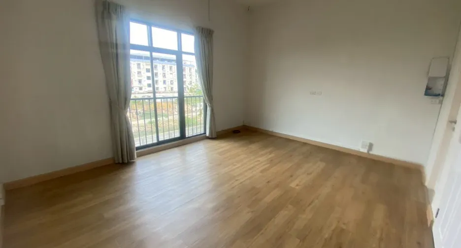 Casa adosada en venta y en alquiler de 6 habitaciones en Wang Thonglang, Bangkok