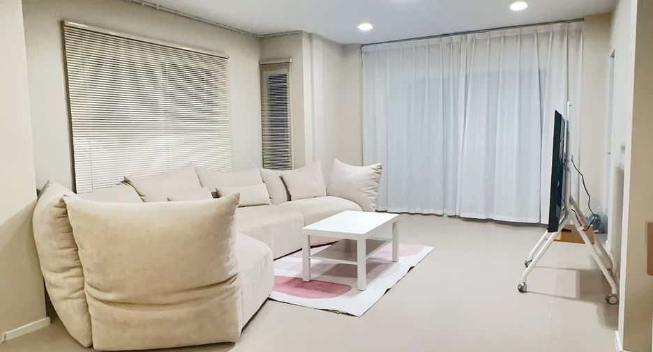 Haus zum Kauf mit 4 Zimmer in Mueang Phuket, Phuket