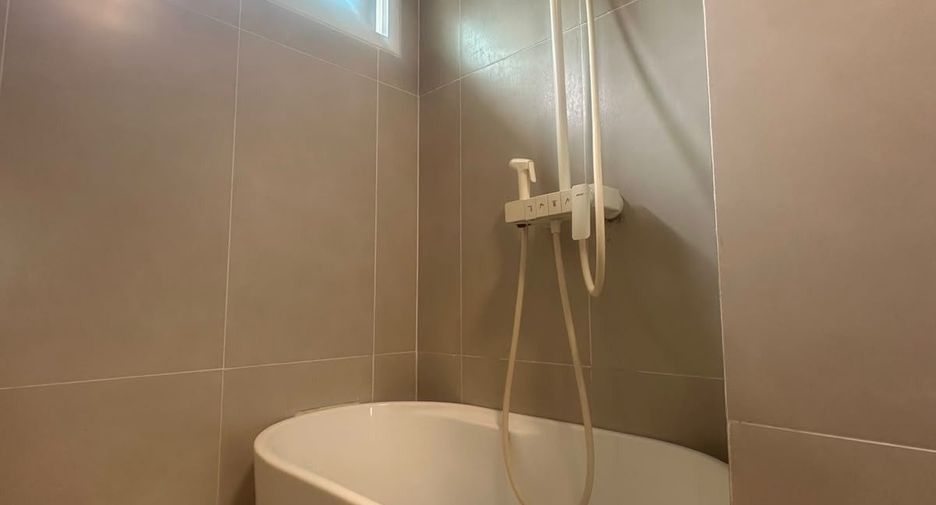 Haus zum Kauf mit 4 Zimmer in Mueang Phuket, Phuket