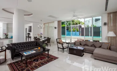 Condo en venta de 3 habitaciones 