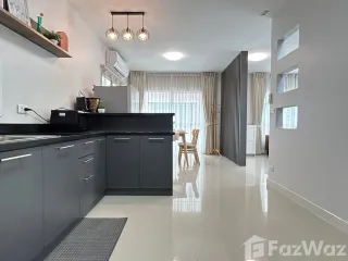 Casa en alquiler de 3 habitaciones en Mueang Phuket, Phuket