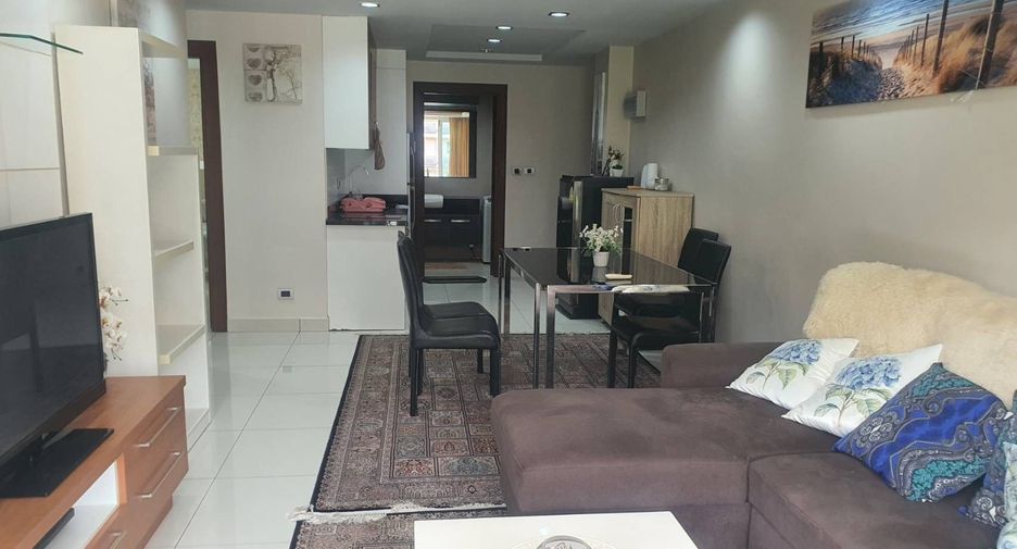 For sale 2 ベッドルーム apartment in Bang Lamung, Chonburi