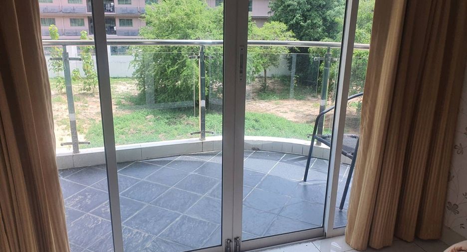 For sale 2 ベッドルーム apartment in Bang Lamung, Chonburi