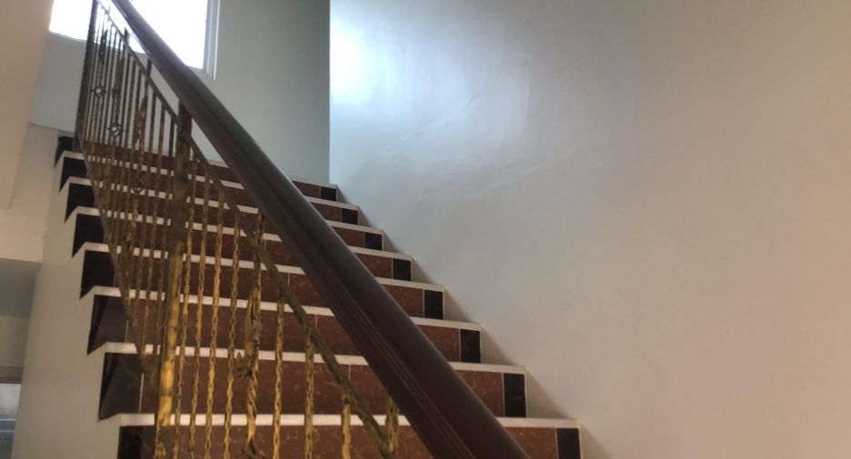 For sale 44 bedrooms hotel in Bang Lamung, Chonburi