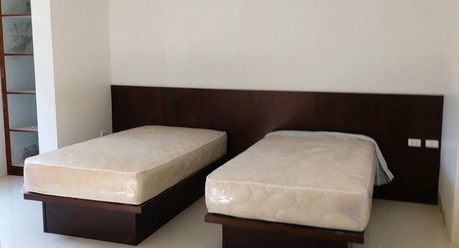 For sale 44 bedrooms hotel in Bang Lamung, Chonburi