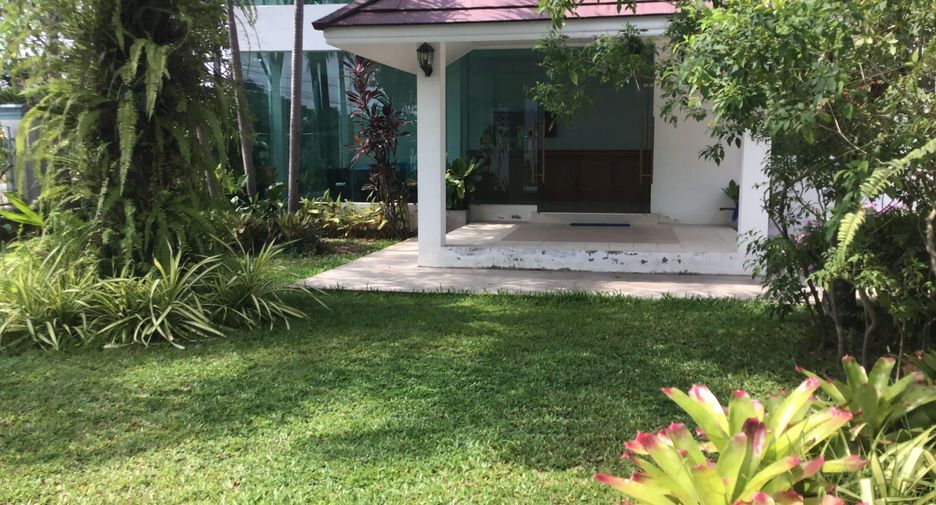For sale 44 bedrooms hotel in Bang Lamung, Chonburi