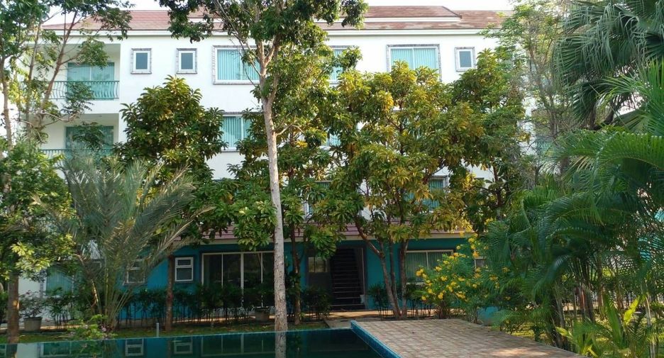 For sale 44 bedrooms hotel in Bang Lamung, Chonburi