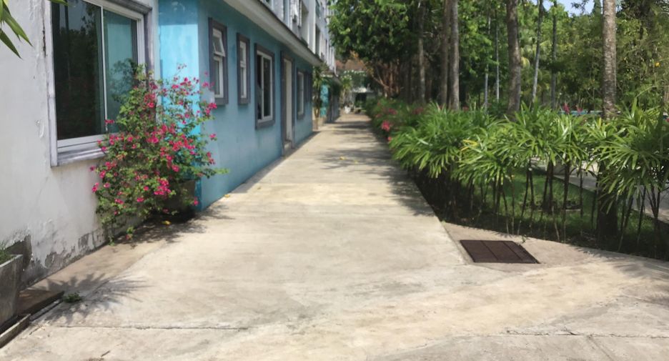 For sale 44 bedrooms hotel in Bang Lamung, Chonburi
