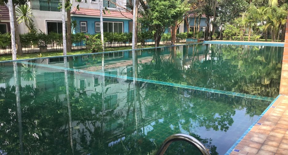 For sale 44 bedrooms hotel in Bang Lamung, Chonburi